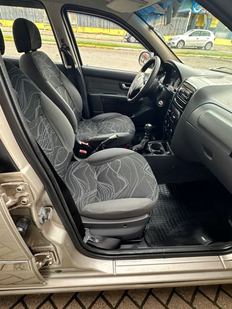 SIENA 1.0 MPI EL 8V FLEX 4P MANUAL - 2013 - PAROBé