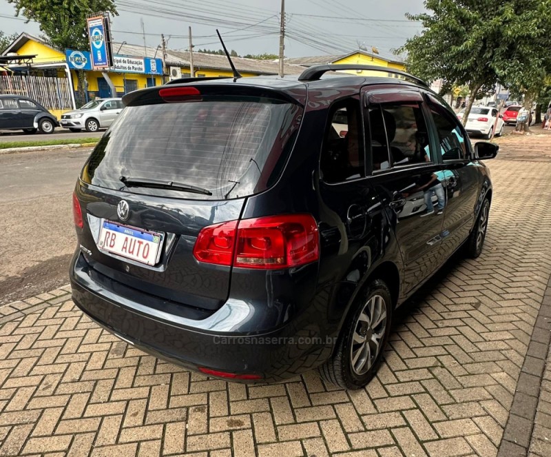 SPACEFOX 1.6 MI TREND 8V FLEX 4P MANUAL - 2013 - PAROBé