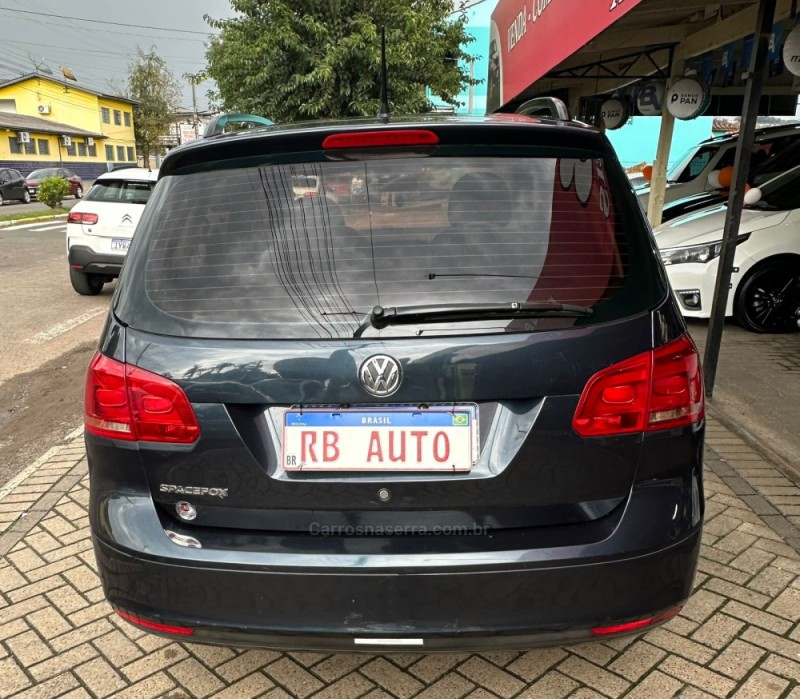 SPACEFOX 1.6 MI TREND 8V FLEX 4P MANUAL - 2013 - PAROBé
