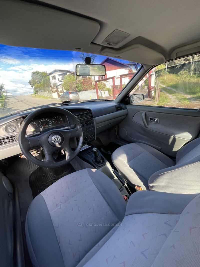 SANTANA 1.8 MI 8V GASOLINA 4P MANUAL - 2001 - CAXIAS DO SUL