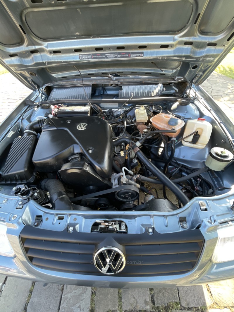 SANTANA 1.8 MI 8V GASOLINA 4P MANUAL - 2001 - CAXIAS DO SUL