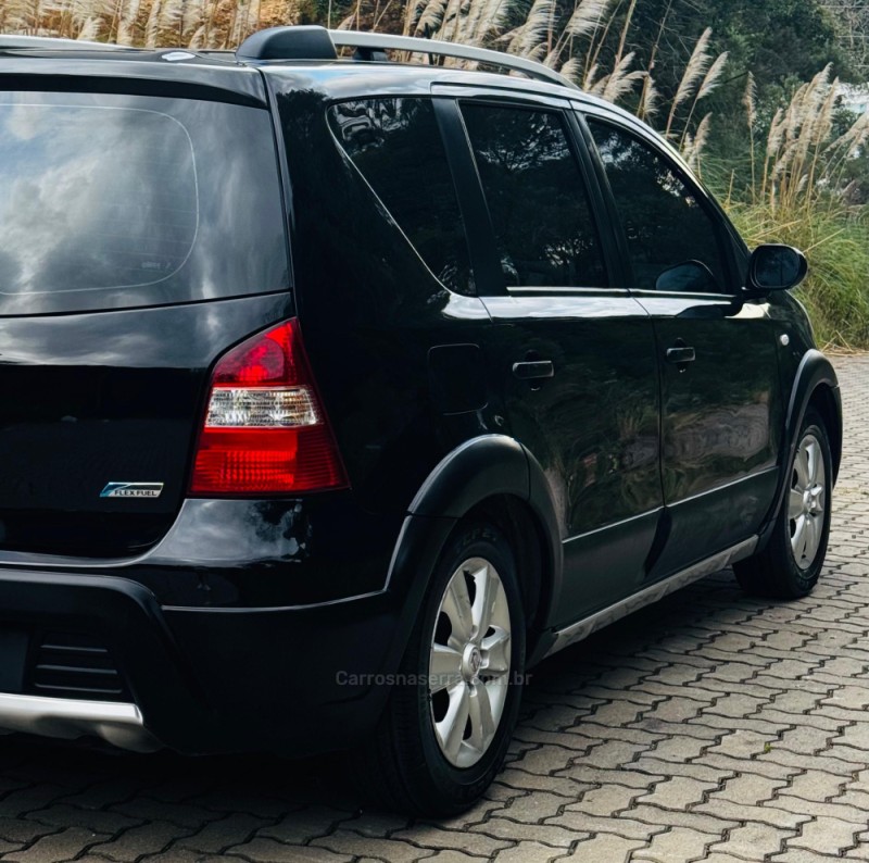 LIVINA 1.8 SL X-GEAR 16V FLEX 4P AUTOMÁTICO - 2014 - CAXIAS DO SUL