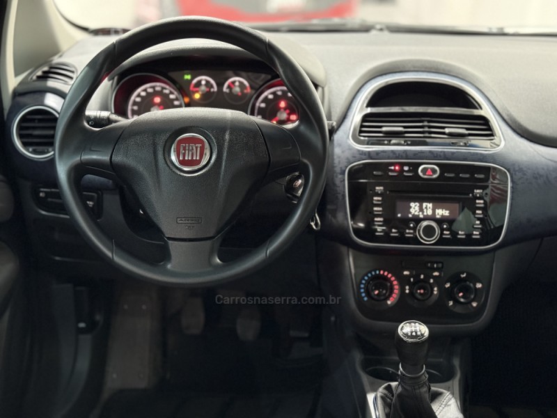 PUNTO 1.4 ATTRACTIVE ITALIA 8V FLEX 4P MANUAL - 2013 - NOVO HAMBURGO