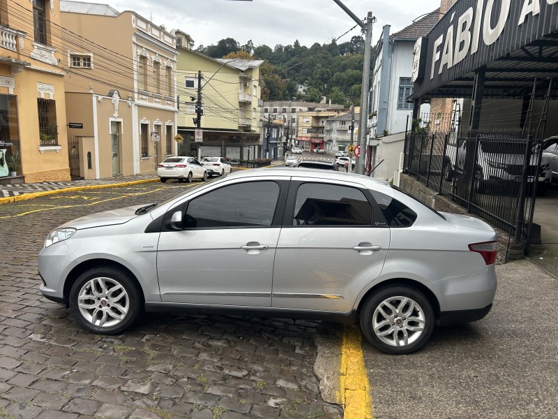 GRAND SIENA 1.6 MPI ESSENCE 16V FLEX 4P AUTOMATIZADO