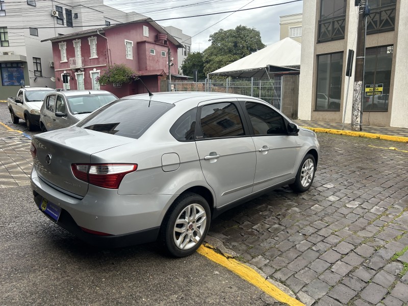 GRAND SIENA 1.6 MPI ESSENCE 16V FLEX 4P AUTOMATIZADO - 2014 - GARIBALDI