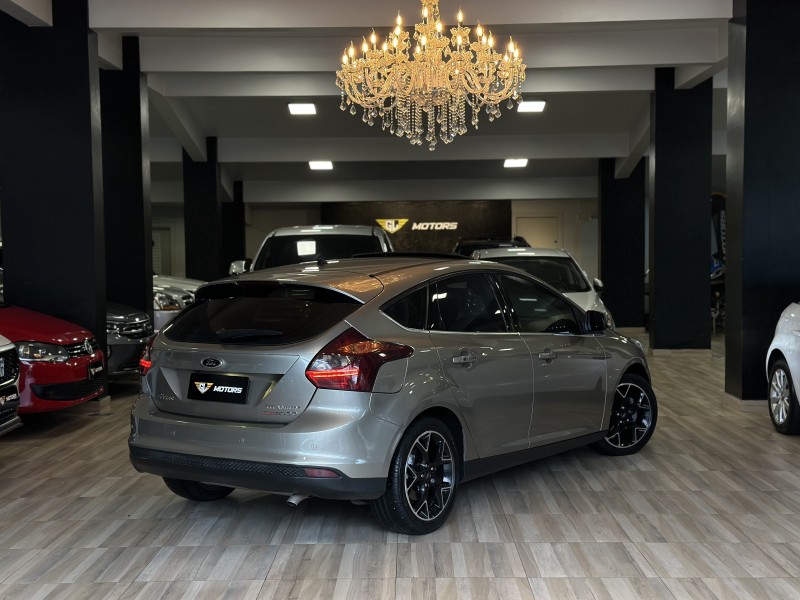 FOCUS 2.0 TITANIUM PLUS 16V FLEX 4P AUTOMÁTICO - 2015 - CAXIAS DO SUL