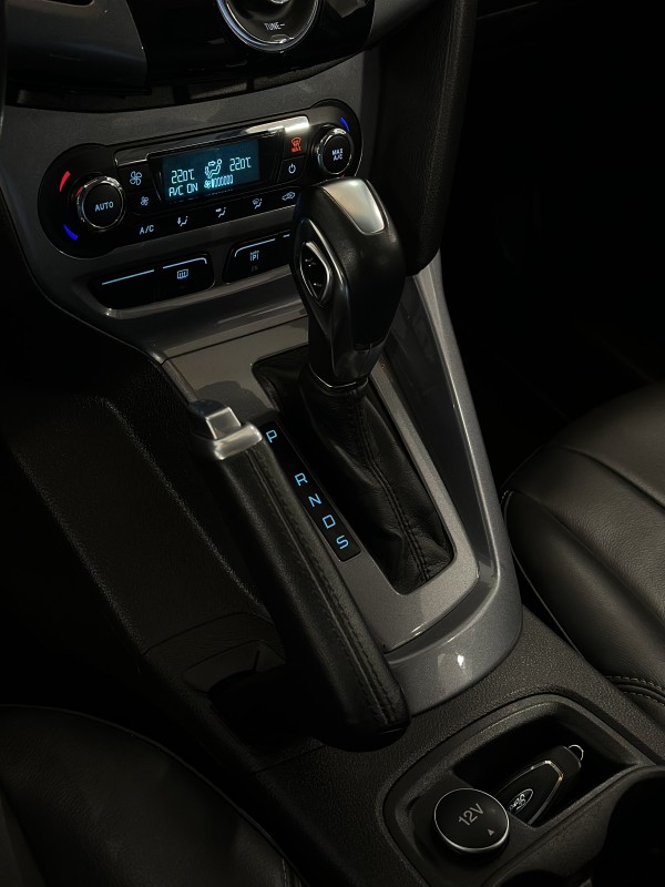 FOCUS 2.0 TITANIUM PLUS 16V FLEX 4P AUTOMÁTICO - 2015 - CAXIAS DO SUL