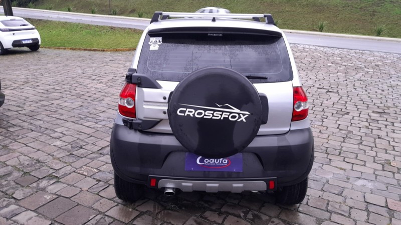 CROSSFOX 1.6 MI FLEX 8V 4P MANUAL - 2009 - FARROUPILHA