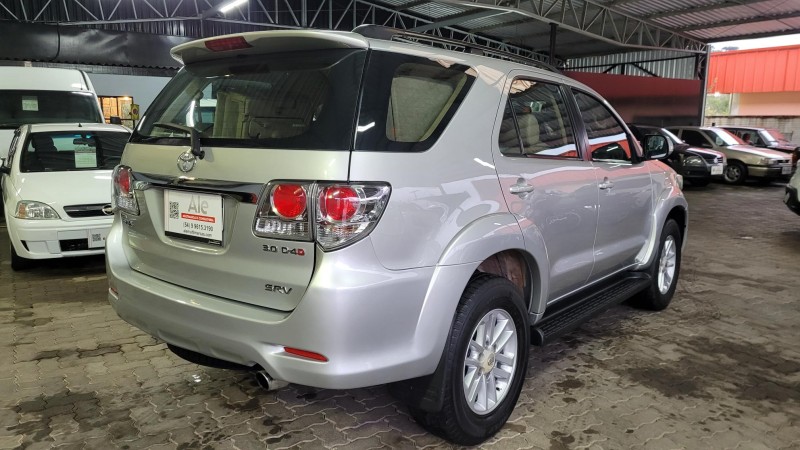HILUX SW4 3.0 SRV 4X4 7 LUGARES 16V TURBO INTERCOOLER DIESEL 4P AUTOMÁTICO - 2014 - GARIBALDI