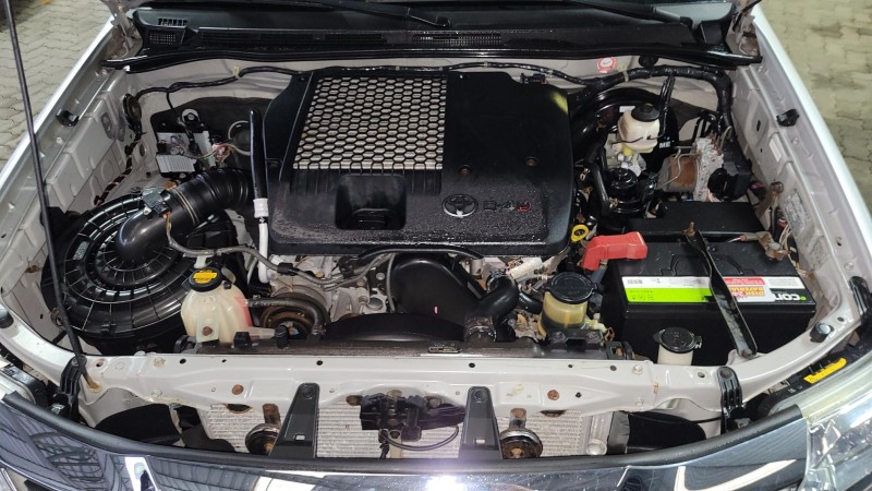HILUX SW4 3.0 SRV 4X4 7 LUGARES 16V TURBO INTERCOOLER DIESEL 4P AUTOMÁTICO - 2014 - GARIBALDI