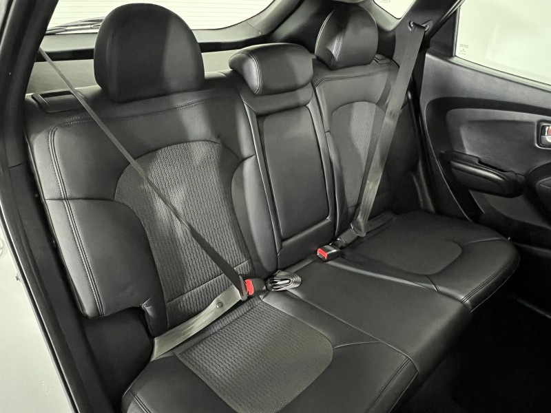 IX35 2.0 MPI 4X2 16V GASOLINA 4P MANUAL - 2011 - FARROUPILHA