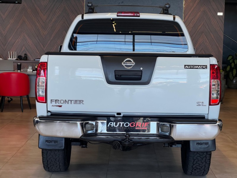 FRONTIER 2.5 SL 4X4 CD TURBO ELETRONIC DIESEL 4P AUTOMÁTICO - 2015 - CAMPO BOM