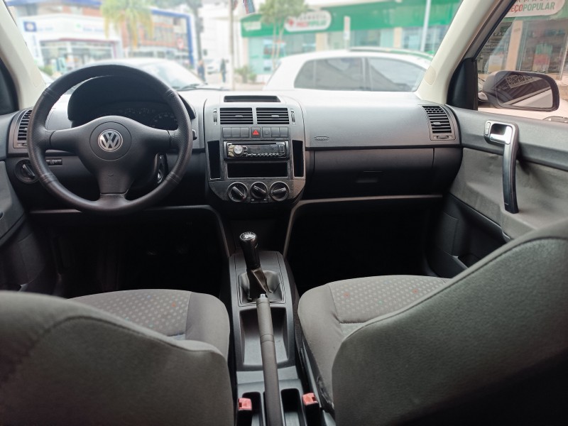 POLO 1.6 MI 8V FLEX 4P MANUAL - 2005 - FLORES DA CUNHA