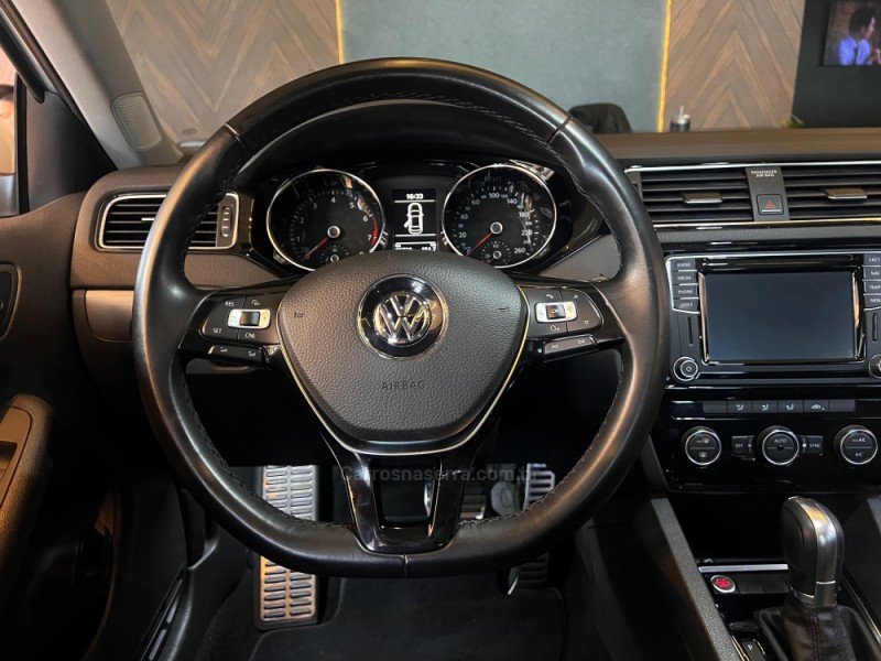 JETTA 1.4 16V TSI COMFORTLINE FLEX 4P TIPTRONIC - 2017 - CAMPO BOM