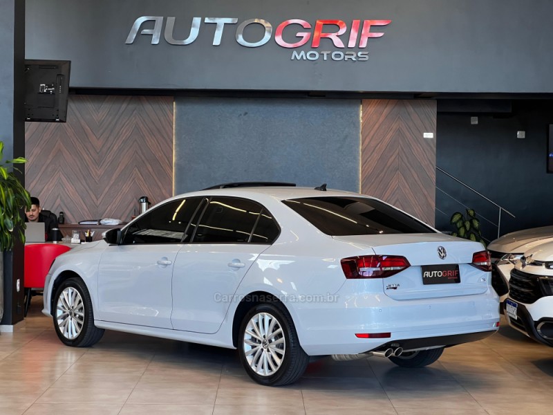 JETTA 1.4 16V TSI COMFORTLINE FLEX 4P TIPTRONIC - 2017 - CAMPO BOM