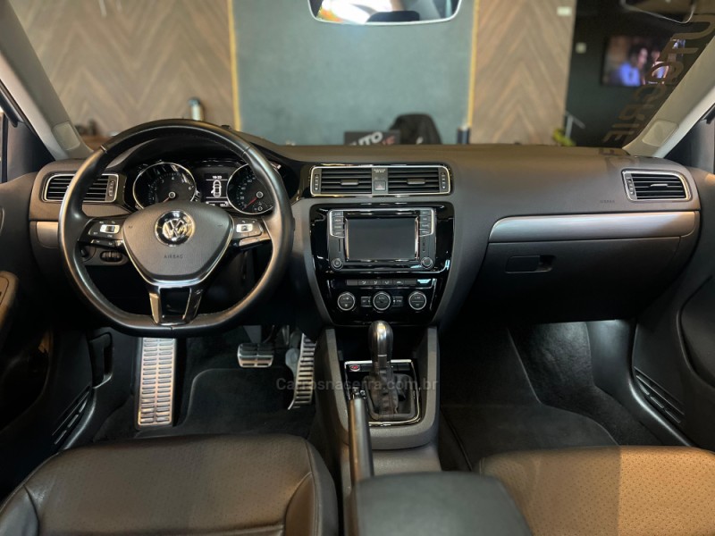 JETTA 1.4 16V TSI COMFORTLINE FLEX 4P TIPTRONIC - 2017 - CAMPO BOM