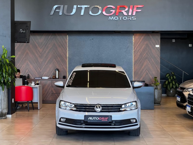 JETTA 1.4 16V TSI COMFORTLINE FLEX 4P TIPTRONIC - 2017 - CAMPO BOM