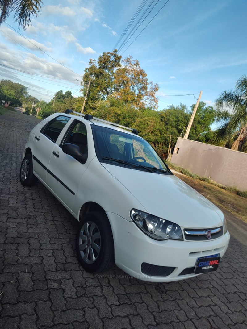 PALIO 1.0 MPI FIRE CELEBRATION ECONOMY 8V FLEX 4P MANUAL - 2014 - CAMPO BOM
