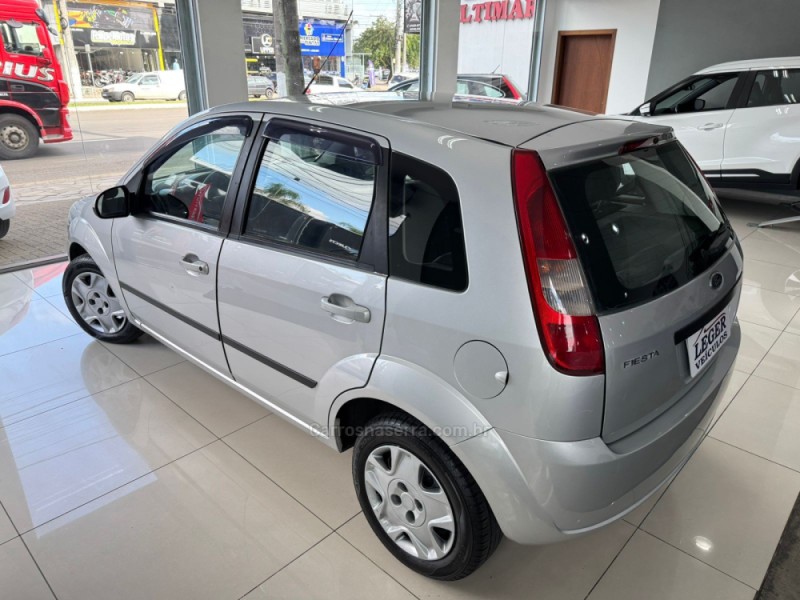 FIESTA 1.0 MPI 8V GASOLINA 4P MANUAL - 2006 - SãO LEOPOLDO