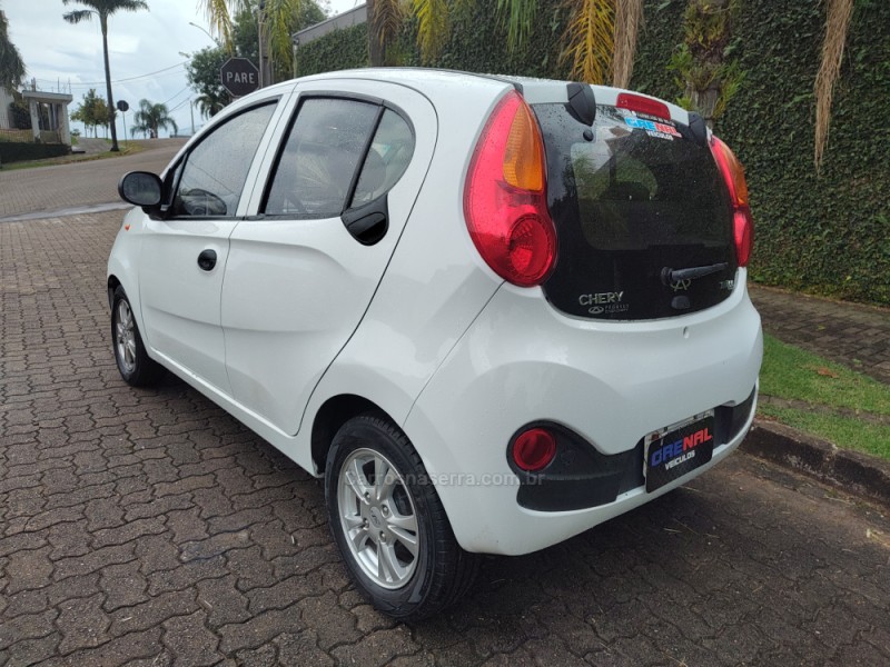 QQ 1.0 MPFI LOOK 12V GASOLINA 4P MANUAL - 2018 - CAMPO BOM