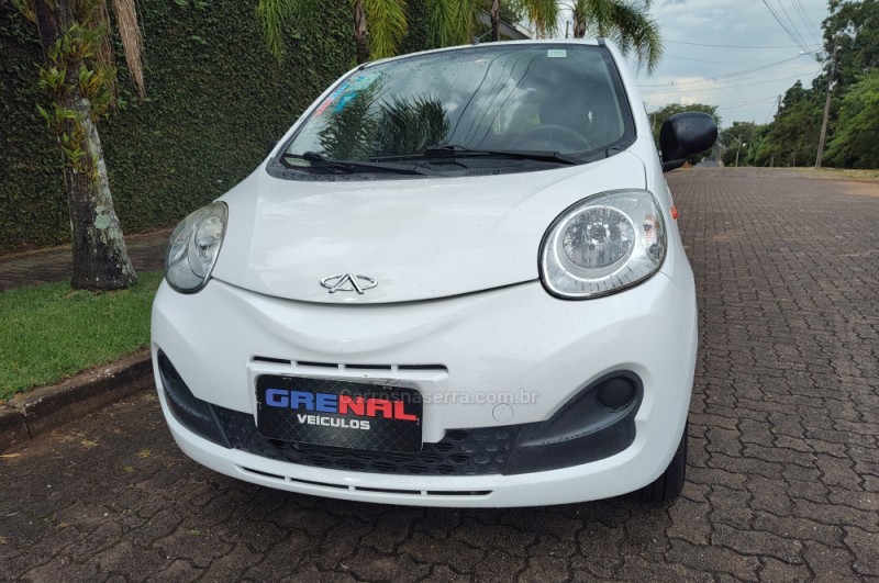 QQ 1.0 MPFI LOOK 12V GASOLINA 4P MANUAL - 2018 - CAMPO BOM