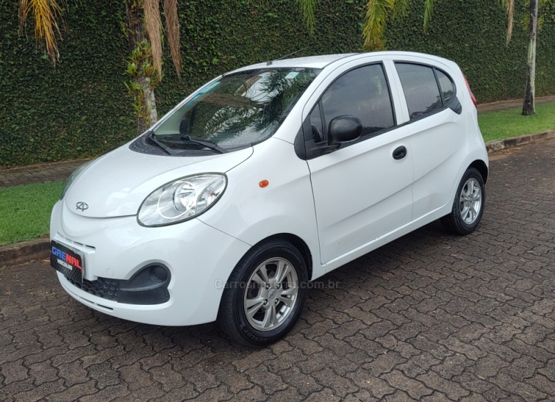 QQ 1.0 MPFI LOOK 12V GASOLINA 4P MANUAL - 2018 - CAMPO BOM