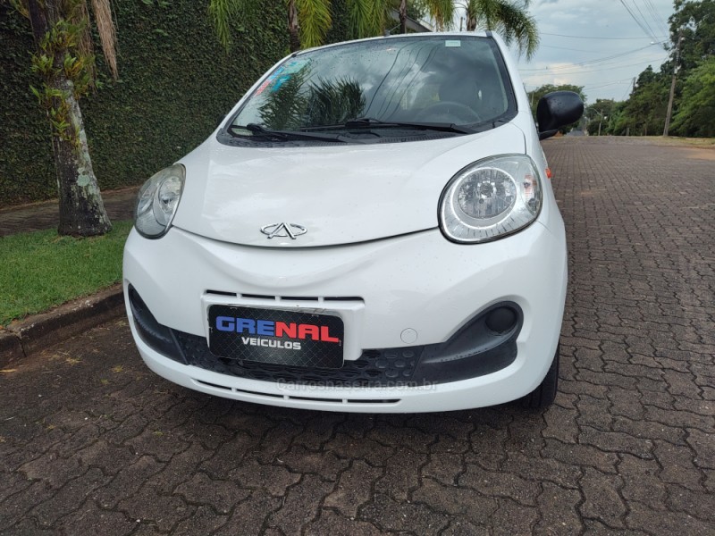 QQ 1.0 MPFI LOOK 12V GASOLINA 4P MANUAL - 2018 - CAMPO BOM