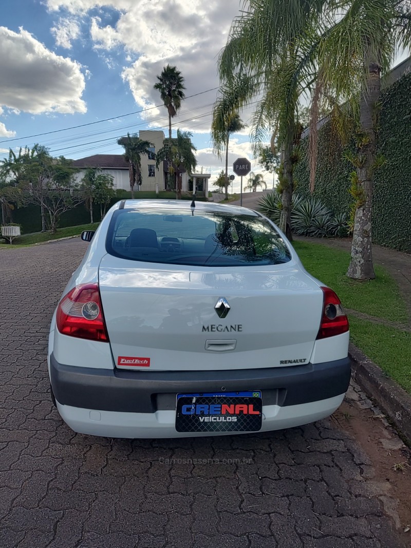 MÉGANE 1.6 DYNAMIQUE 16V FLEX 4P MANUAL - 2009 - CAMPO BOM
