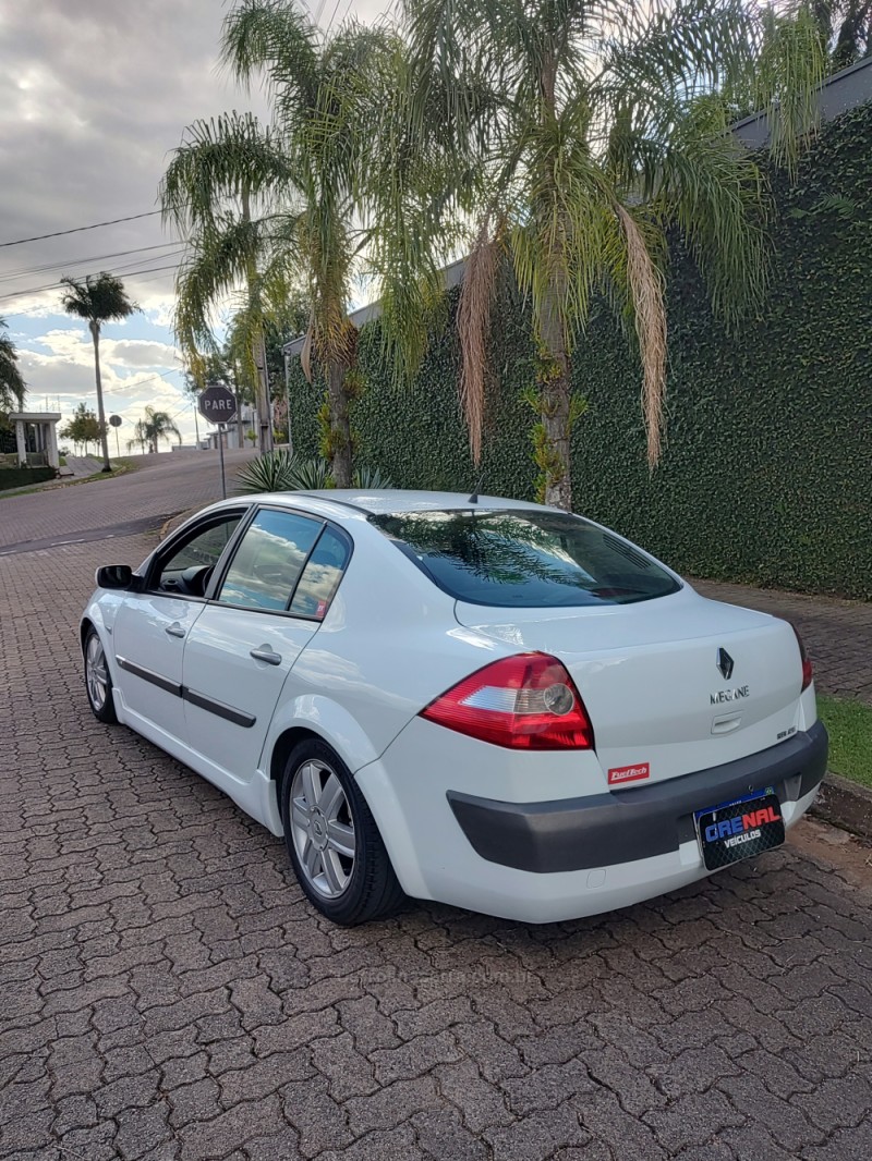 MÉGANE 1.6 DYNAMIQUE 16V FLEX 4P MANUAL - 2009 - CAMPO BOM