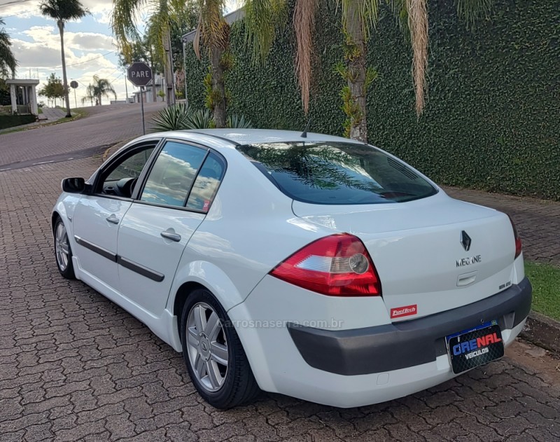 MÉGANE 1.6 DYNAMIQUE 16V FLEX 4P MANUAL - 2009 - CAMPO BOM