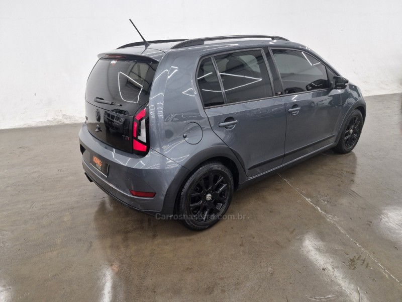 UP 1.0 CROSS T.FLEX 12V 4P MANUAL - 2018 - CAXIAS DO SUL
