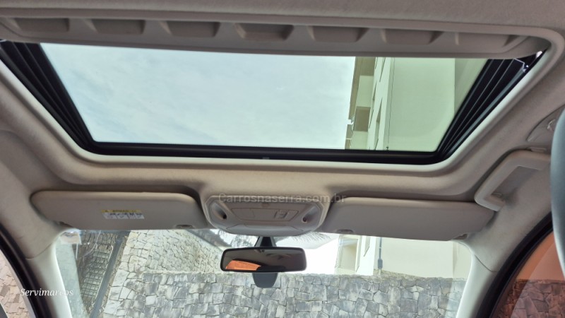 FOCUS 2.0 TITANIUM PLUS 16V FLEX 4P AUTOMÁTICO - 2015 - SãO MARCOS
