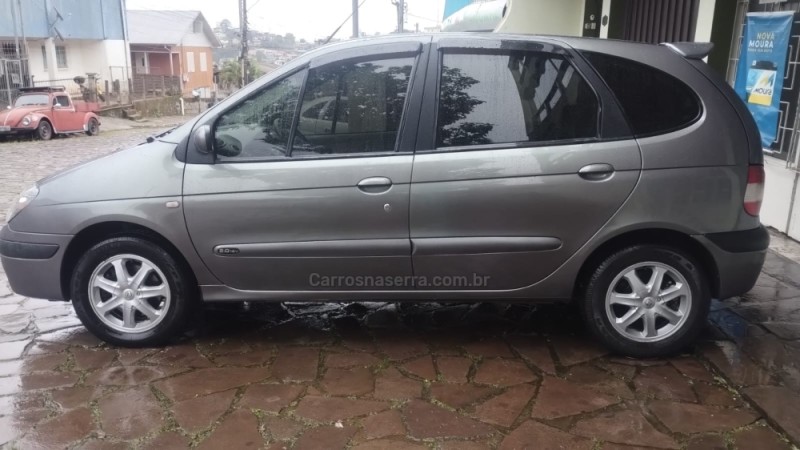 SCÉNIC 2.0 PRIVILÉGE 16V GASOLINA 4P MANUAL - 2005 - CAXIAS DO SUL