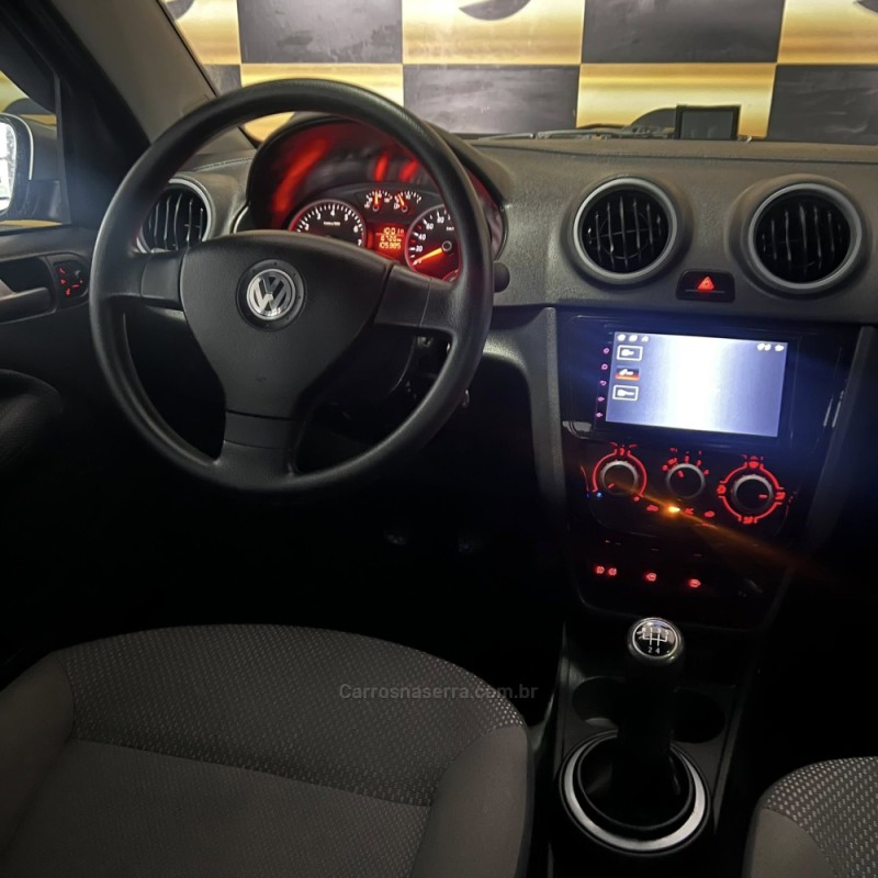 VOYAGE 1.0 MI 8V FLEX 4P MANUAL - 2012 - PORTãO