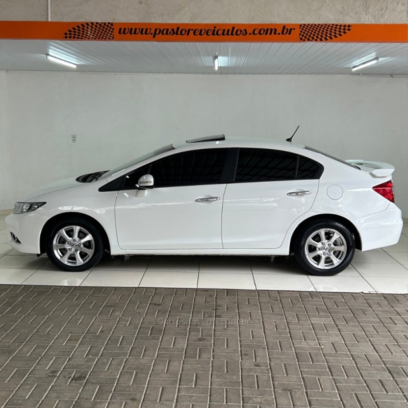 CIVIC 2.0 EXR 16V FLEX 4P AUTOMÁTICO - 2014 - VACARIA