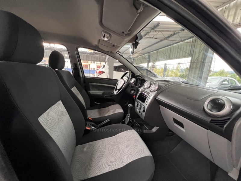 FIESTA 1.6 MPI CLASS SEDAN 8V FLEX 4P MANUAL - 2008 - BOM PRINCíPIO