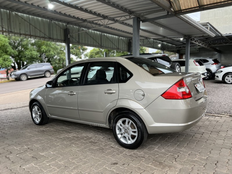 FIESTA 1.6 MPI CLASS SEDAN 8V FLEX 4P MANUAL - 2008 - BOM PRINCíPIO