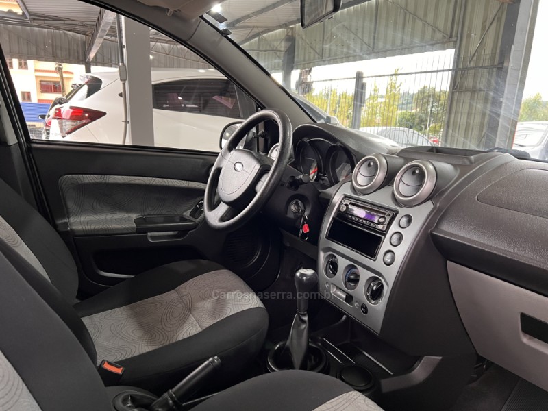 FIESTA 1.6 MPI CLASS SEDAN 8V FLEX 4P MANUAL - 2008 - BOM PRINCíPIO