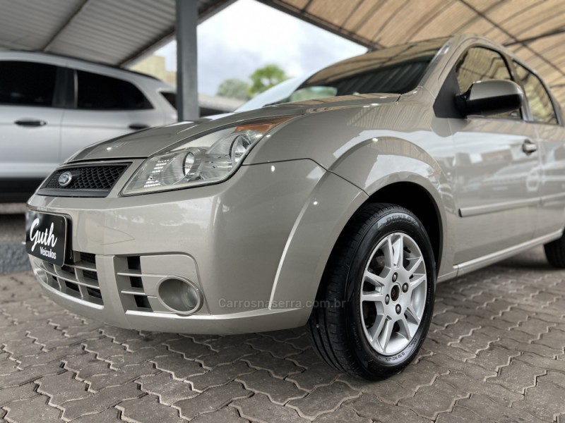 FIESTA 1.6 MPI CLASS SEDAN 8V FLEX 4P MANUAL - 2008 - BOM PRINCíPIO