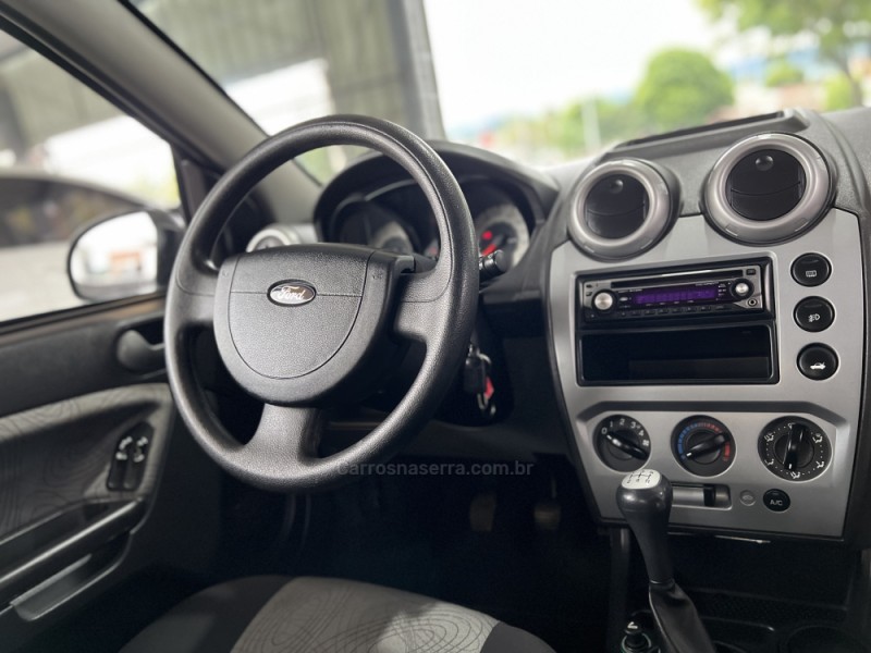 FIESTA 1.6 MPI CLASS SEDAN 8V FLEX 4P MANUAL - 2008 - BOM PRINCíPIO