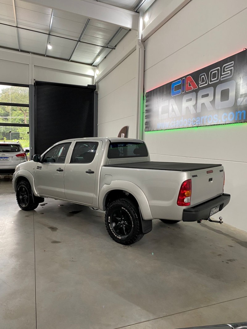 HILUX 2.7 SR 4X2 CD 16V GASOLINA 4P MANUAL - 2009 - LAJEADO