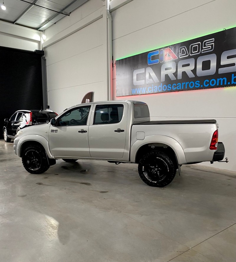 HILUX 2.7 SR 4X2 CD 16V GASOLINA 4P MANUAL - 2009 - LAJEADO