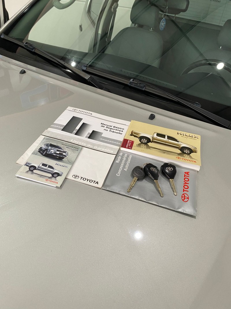 HILUX 2.7 SR 4X2 CD 16V GASOLINA 4P MANUAL - 2009 - LAJEADO
