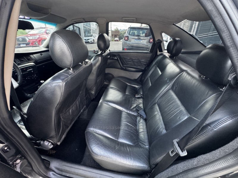 VECTRA 2.0 MPFI EXPRESSION 8V FLEX 4P MANUAL - 2005 - FELIZ