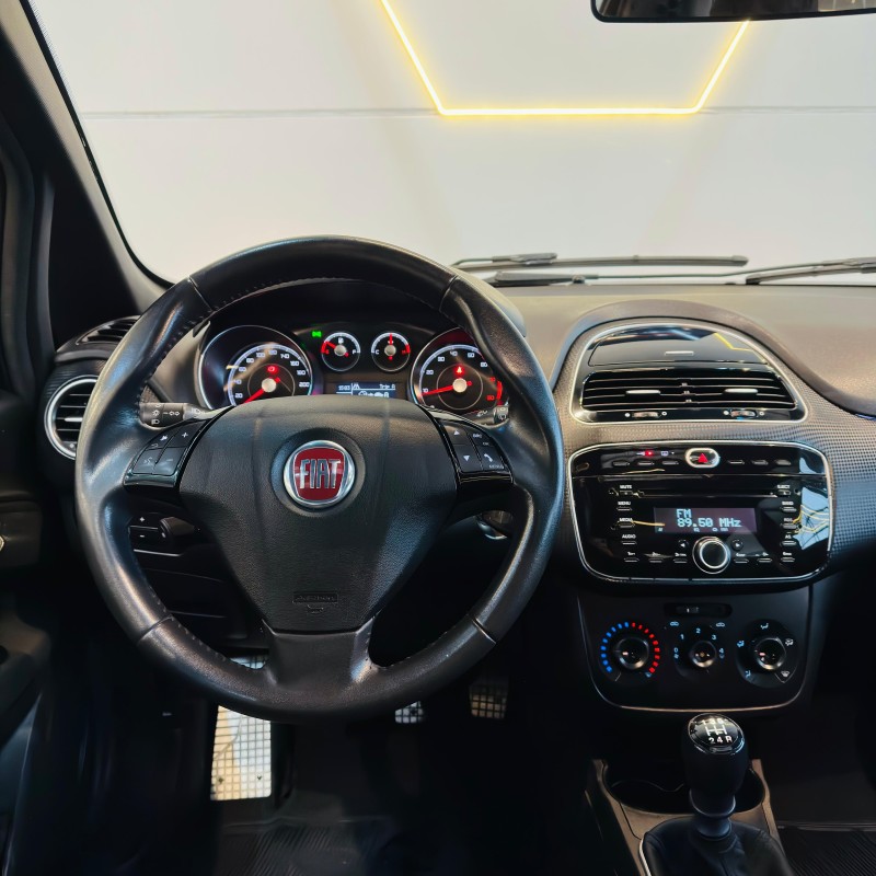 PUNTO 1.8 BLACKMOTION 16V FLEX 4P MANUAL - 2015 - CAXIAS DO SUL