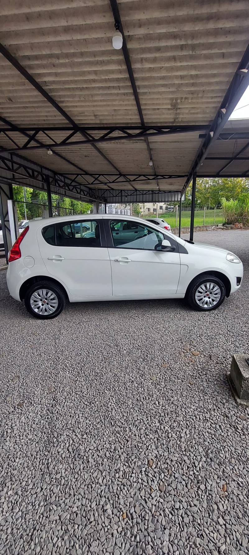 PALIO 1.4 MPI ATTRACTIVE 8V FLEX 4P MANUAL - 2013 - BOM PRINCíPIO