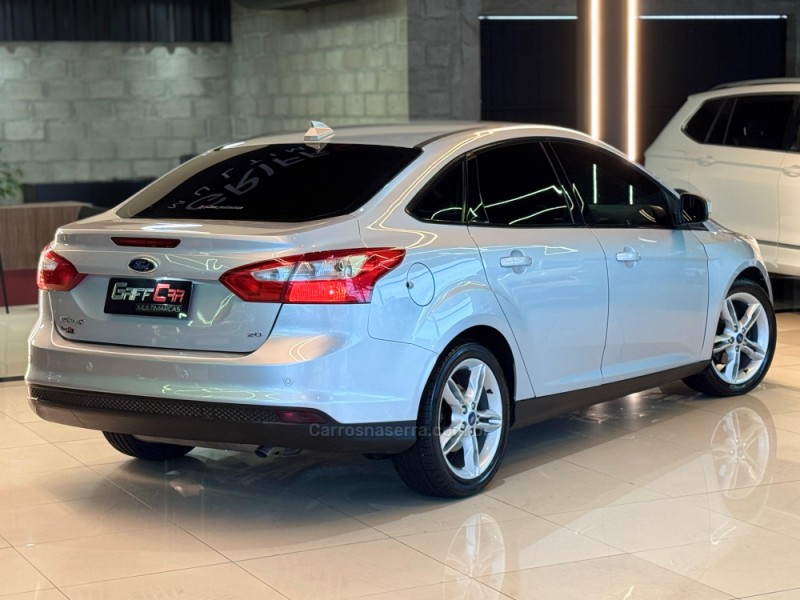 FOCUS 2.0 SE SEDAN 16V FLEX 4P AUTOMÁTICO - 2014 - DOIS IRMãOS