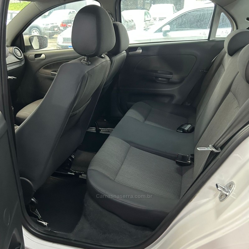 VOYAGE 1.6 MI CITY 8V FLEX 4P MANUAL - 2014 - PASSO FUNDO