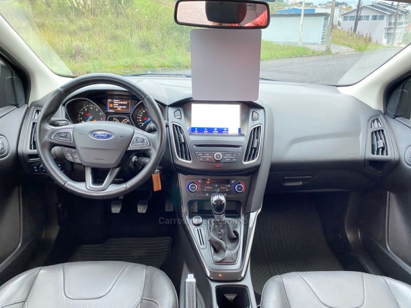 FOCUS 1.6 SE 8V FLEX 4P MANUAL - 2017 - FLORES DA CUNHA