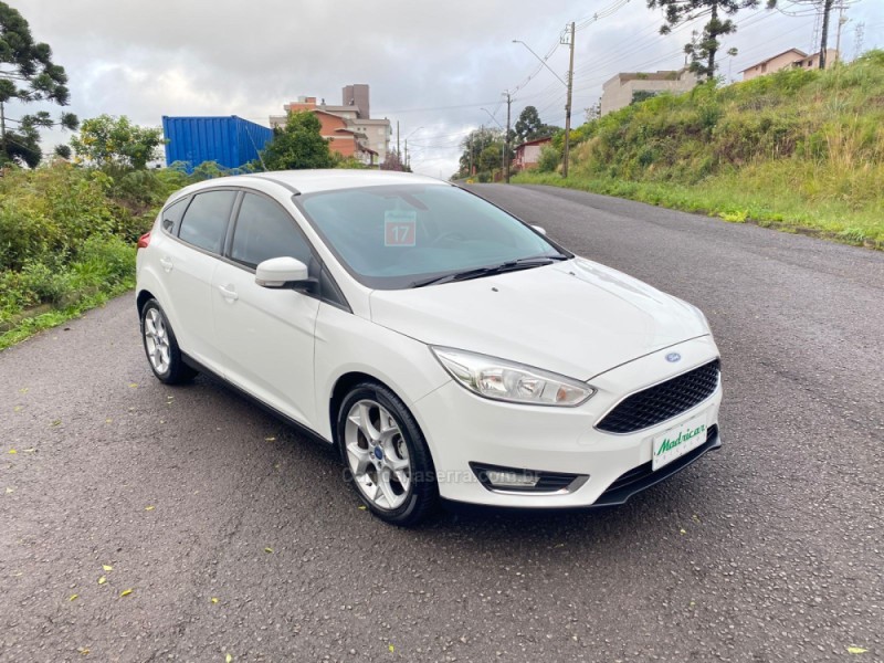 FOCUS 1.6 SE 8V FLEX 4P MANUAL - 2017 - FLORES DA CUNHA